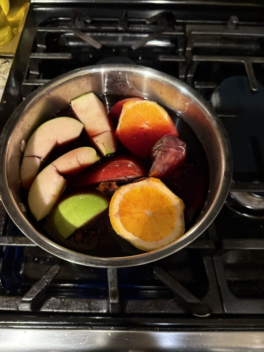 fabianwilliams's tweet image. Traveling for conferences during Christmas means adopting amazing traditions—like homemade #Glühwein! 🍷 Thanks to @ESPC_Community #ESPC &amp;amp; @collabsummit  &amp;amp; @euaicloudsummit , I now brew festive warmth at home. Holiday vibes in every cup! 🎄 #GluhweinMagic // in 1 week #Oliebollen