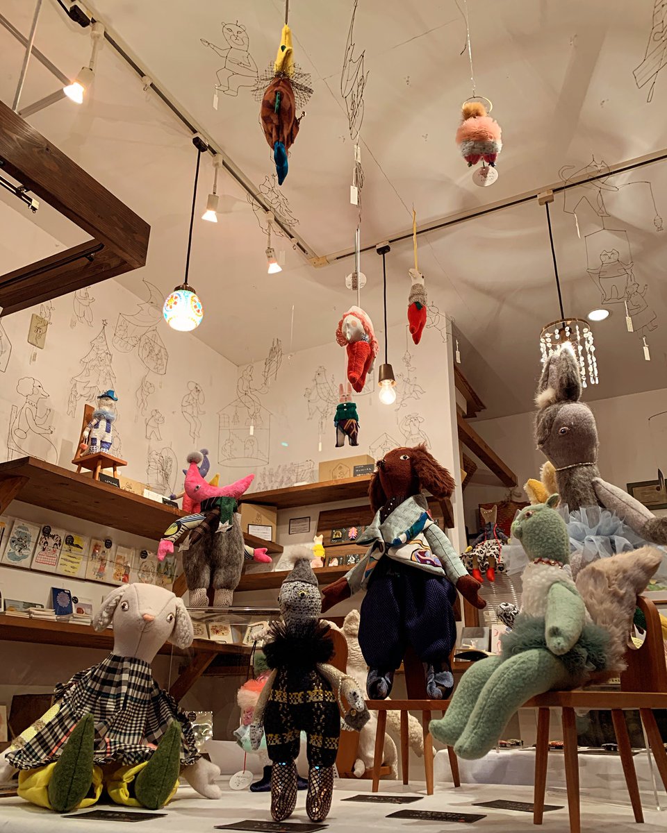 iriiridoll's tweet photo. @cocoa_zakka さんでのにんぎょうの時間、無事に終える事ができました。
沢山のご来店やお問い合わせ、
ラジオも合わせて最後までありがとうございました！

私と皆さんのにんぎょうの時間はこれからも続くと信じて。
どこかでその時間が交わりますように！

#IRIIRI個展#にんぎょうの時間 https://t.co/pefwk4YbH2