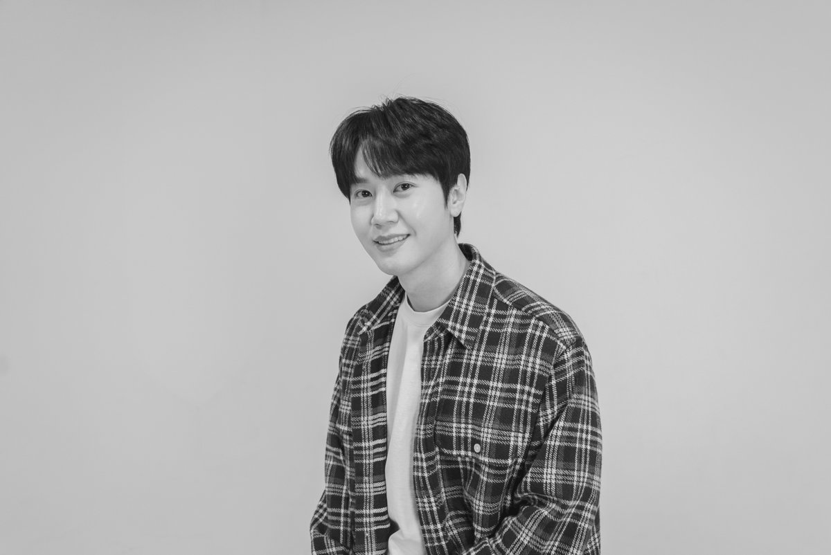 official_lapoem's tweet photo. #LAPOEM
𖤣𖥧  𖡼.𓍄𖤣𖥧 .˚♡

울어도 안 울어도
항상 사랑하는 라뷰에게💌_2️⃣

크리스마스 선물 배송 완료✔️
from. LA POEM🎅

#라포엠 #Christmas 
#유채훈 #박기훈 #최성훈 #정민성
#YouChaehoon #ParkKihun
#ChoiSunghoon #JeongMinseong https://t.co/xqmeTt754A