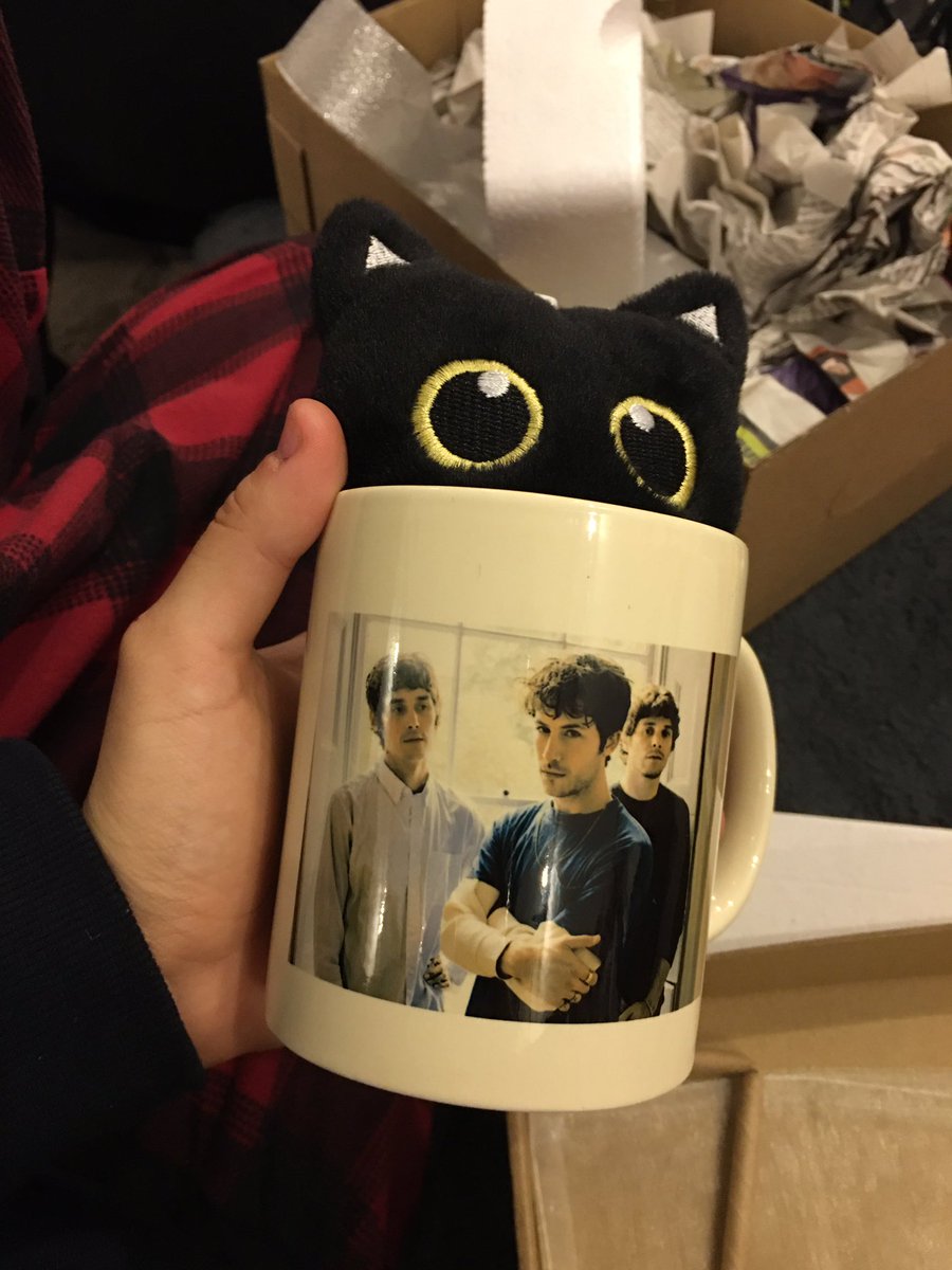 guiwouldntmind's tweet photo. wallows mug and cole socks my bf gave me for christmas omg https://t.co/NK3Jc7XNSm