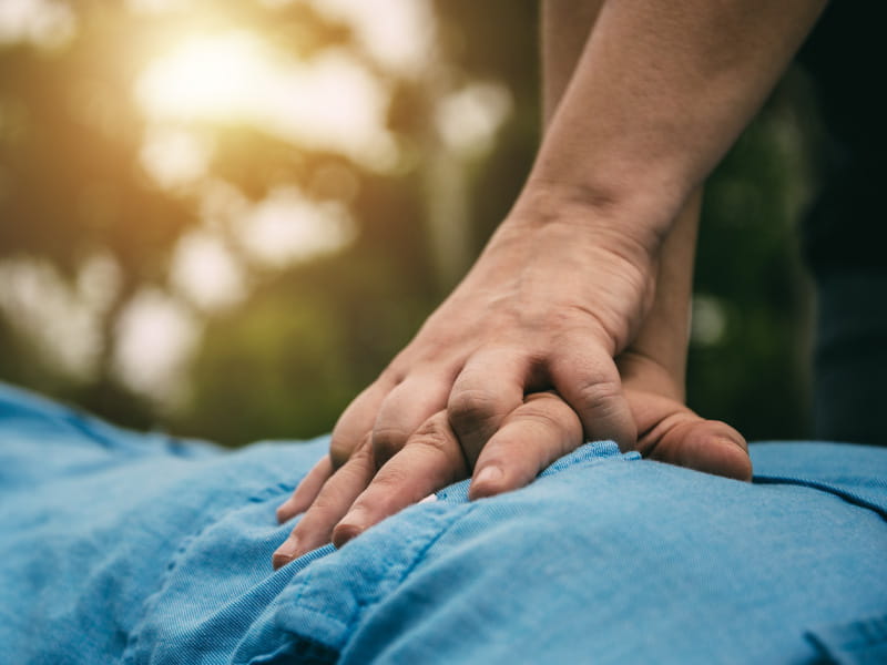 InnosonianA's tweet photo. New updates from @AmerAcadPeds and @American_Heart to CPR guidelines focus on the “drowning chain of survival”:

- Prevention
-Recognition of distress
- Flotation device use
- Safe rescue
- Lifesaving CPR

More info here: https://t.co/3JK3NgQFWy

#Drowning #CPRUpdate https://t.co/OkY7qHqgNC