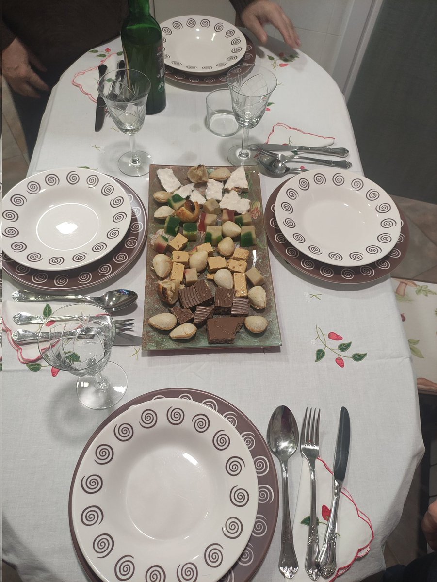 lanicaviajera's tweet photo. Feliz navidad 🎄 Los mejores regalos son los que no se envuelven. A veces, no son cosas, son personas y momentos 🥰 https://t.co/72JdupzHno