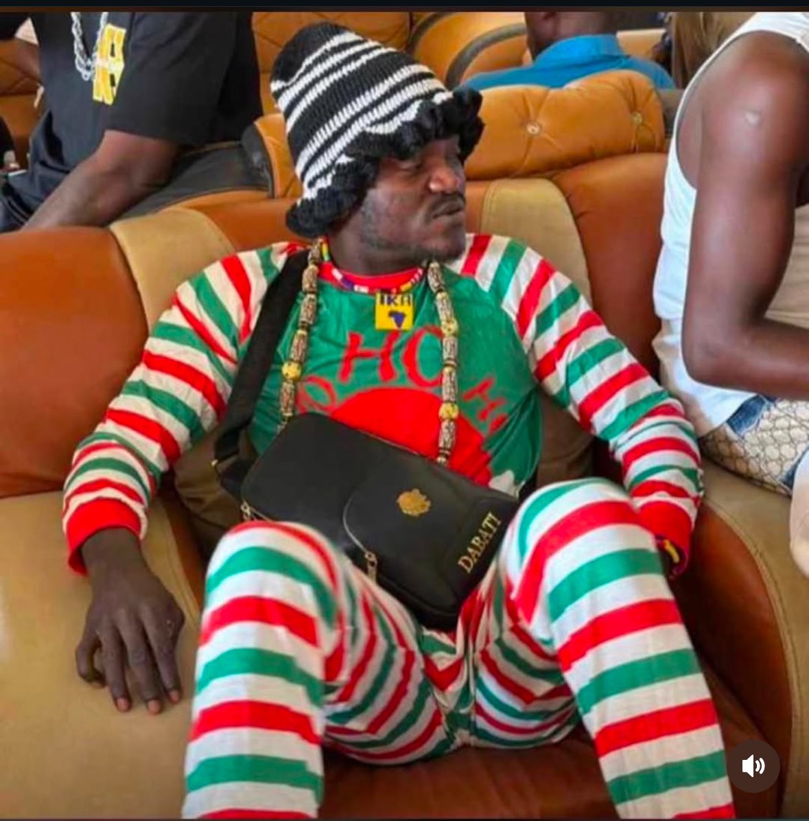 RealAdeshina's tweet photo. Merry Christmas 🎁 🤍🎄 https://t.co/sT7350UFgp