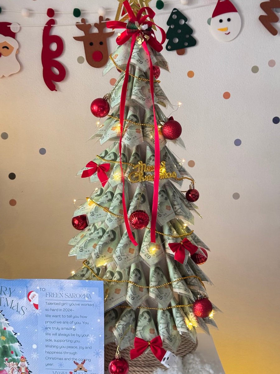 MygirlfreenTw's tweet photo. Dear Freen,

you've worked so hard in 2024~
We want to tell you how proud we are of you. You are truly amazing.

We will always be by your side, supporting you.
Wishing you peace, joy and happiness through Christmas and the coming year.

Merry Christmas! 

 #srchafreen 
#GIRLFREEN 

@performance1368