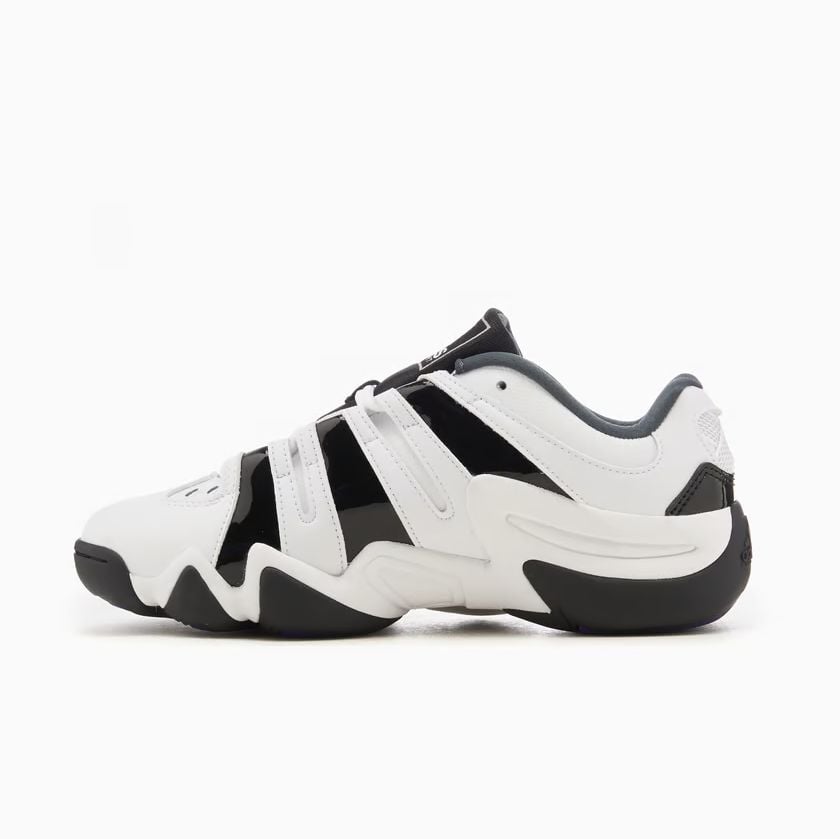 KicksFinder's tweet photo. Ad: Move easily from daily life to an impromptu hoop session. Available via adidas US
adidas Crazy 8 Low "Cloud White/Core Black"
$90 + FREE shipping ($120 Retail)

>> https://t.co/KMpCSZkhO1 https://t.co/145skLMy6T