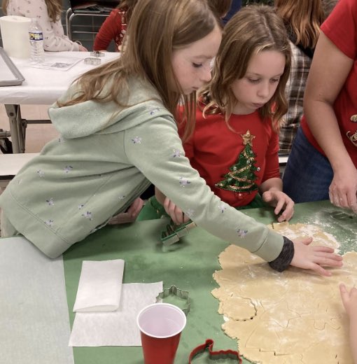 DenverEl's tweet photo. 4th grade making cookies https://t.co/8Sa7n5U5nD