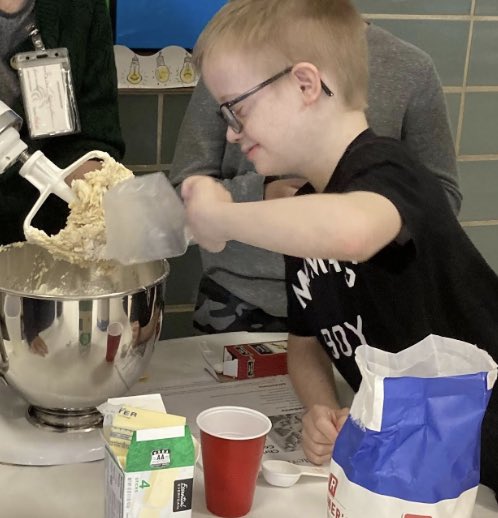 DenverEl's tweet photo. 4th grade making cookies https://t.co/8Sa7n5U5nD