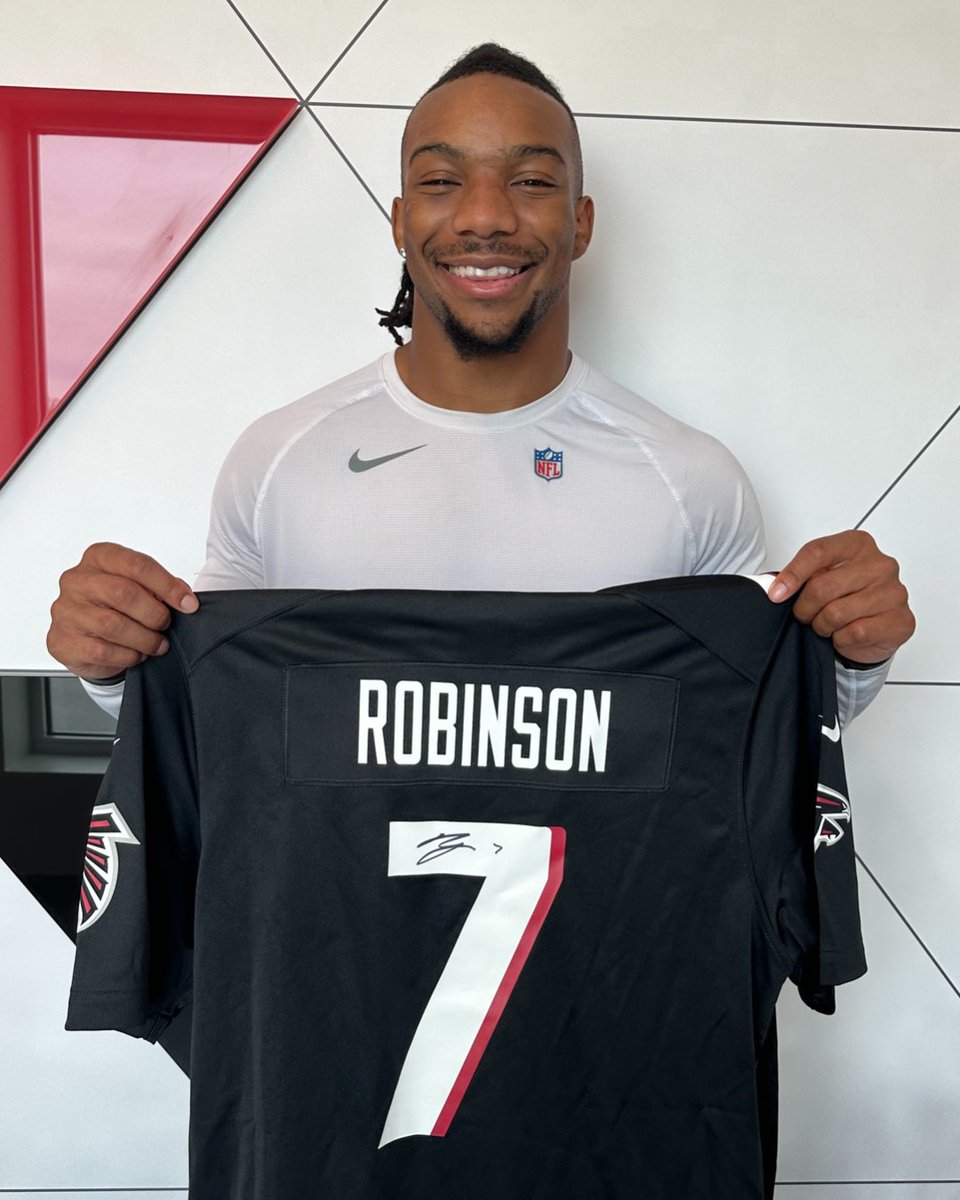 Atlanta Falcons (@atlantafalcons) on Twitter photo The gift that keeps on giving
RT for a chance to win this signed <a href="/Bijan5Robinson/">Bijan Robinson</a> jersey! The gift that keeps on giving
RT for a chance to win this signed <a href="/Bijan5Robinson/">Bijan Robinson</a> jersey!
