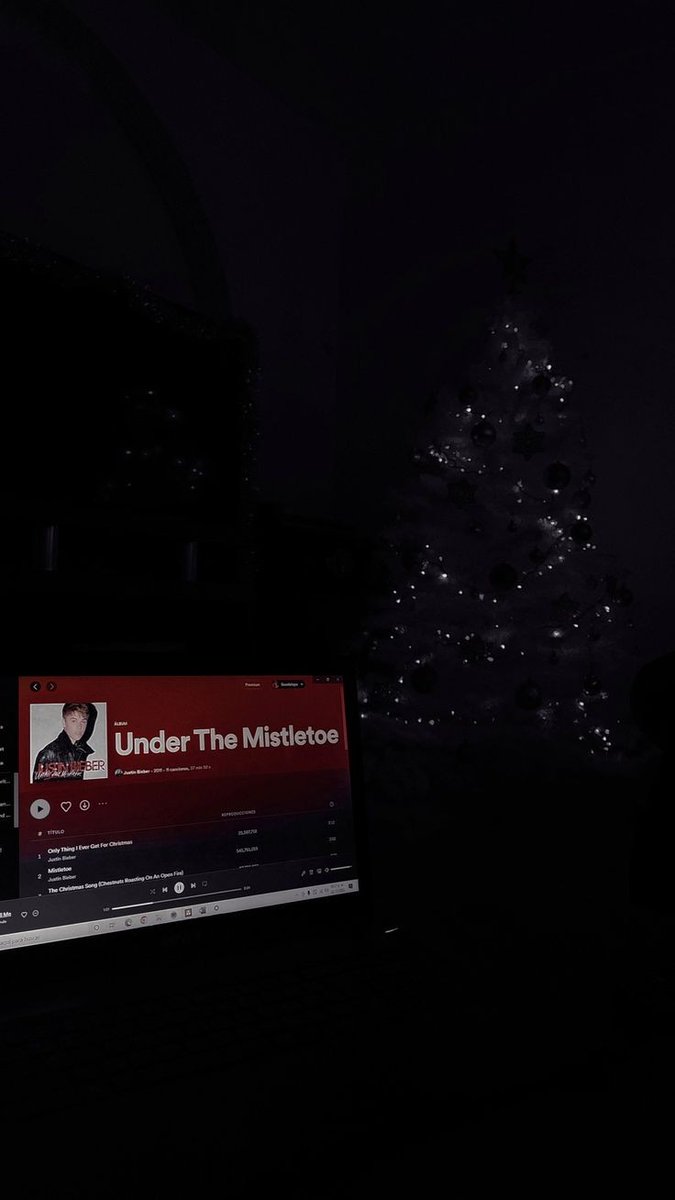 availablebiebzs's tweet image. mood