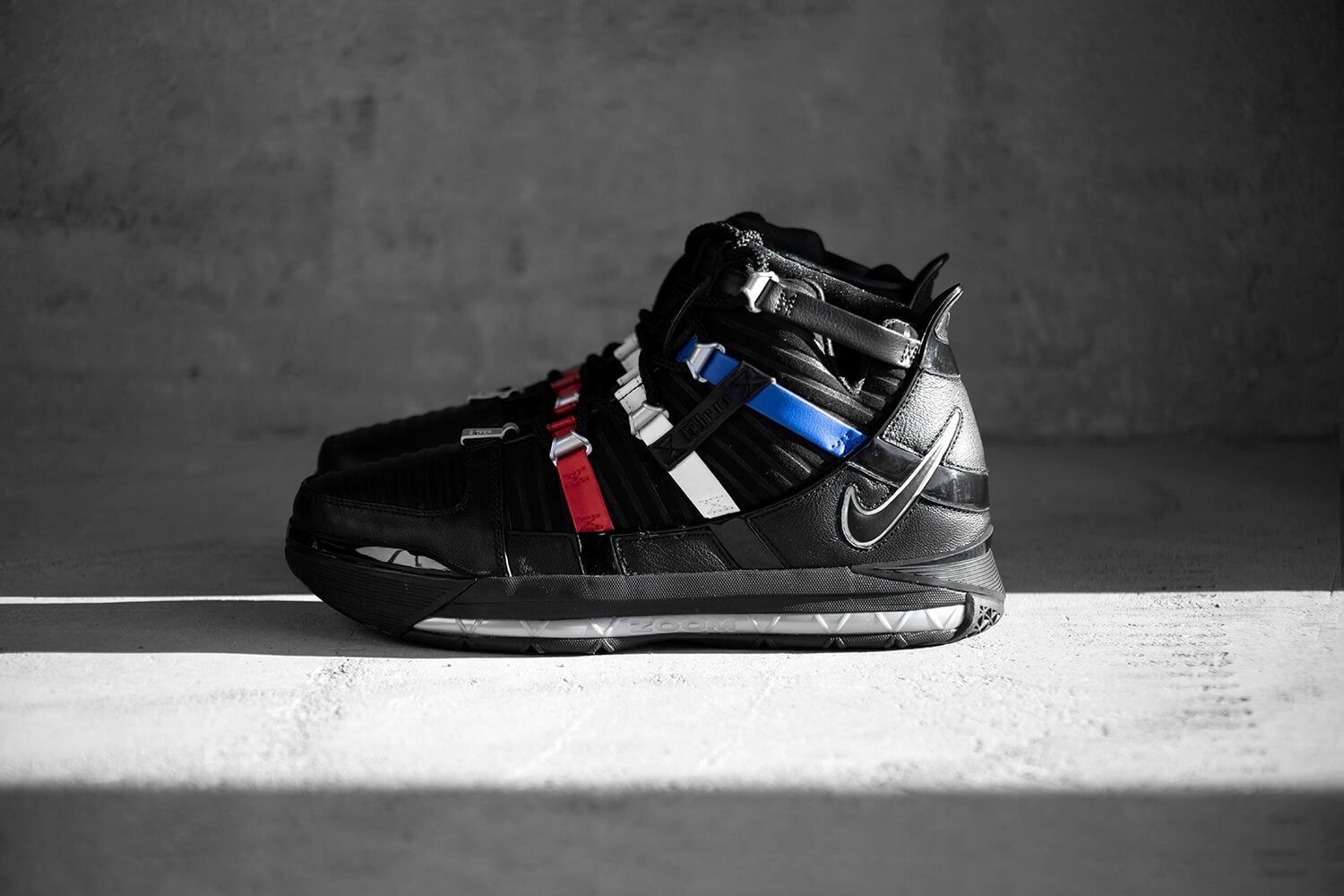 Nike zoom 3 lebron deals