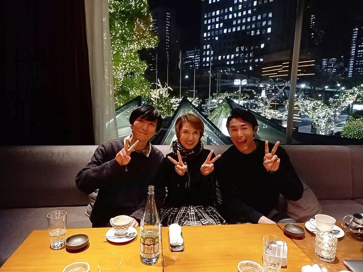 office_a2's tweet photo. 先日、顔合わせがありました。
3人とも、なんと言うか、とてもチャーミング！
素敵な大人の作品が出来上がりそうな予感です。

#ナイトウィズキャバレット
#堀越涼　さん
#小林タカ鹿　さん
#剣幸
#芝居だけど歌います https://t.co/hk9xAiiRpY
