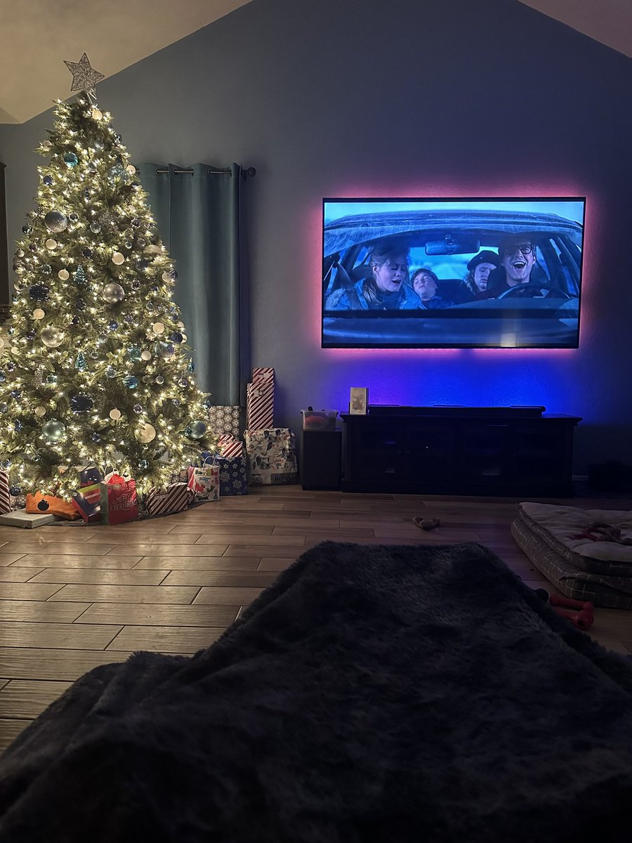 Christmas Eve dinner is done, all the presents are wrapped and it’s time to settle in for Christmas movies and wait for Santa to arrive! Merry Christmas Eve, friends!