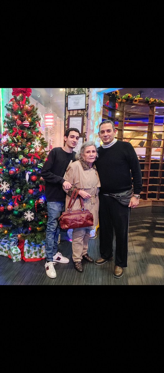 laguiadelpool's tweet image. De mi familia para las de UDS...
Stelita y Luis David.

Feliz Navidad!