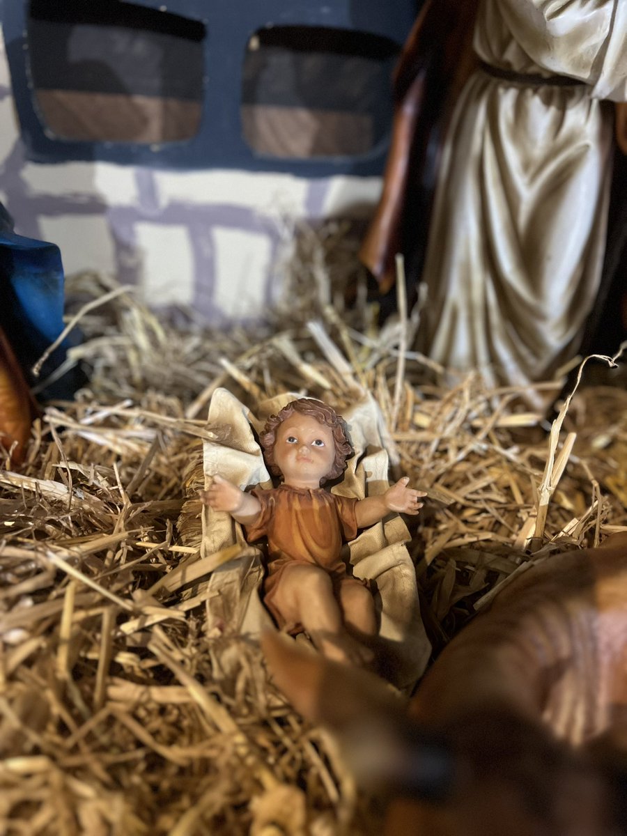 Privilege to preach at midnight mass <a href="/StAugustineSW17/">St Augustine’s Church, Tooting</a>.

‘And the word became flesh and lived among us’

Beannachtaí na Nollag oraibh go leir. 

Merry Christmas to you all.