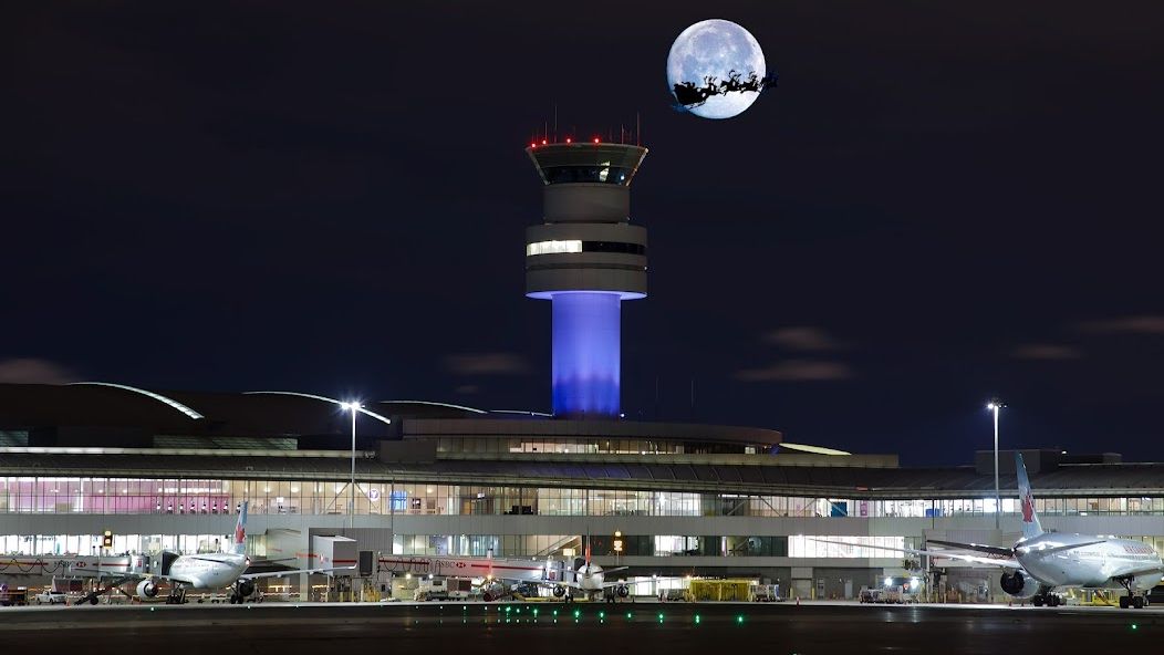 TorontoPearson's tweet photo. It’s been a busy week at Toronto Pearson—we've been talking with the big man up north on best practices for deicing that sleigh, a new route that just launched to Whoville, and—of course—cargo operations. 🎅🏻🎁 https://t.co/cvgkcJHotF