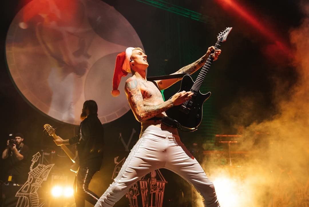 machinegunbexX's tweet image. Merry Christmas Eve EST! #EST4LIFE 🫶