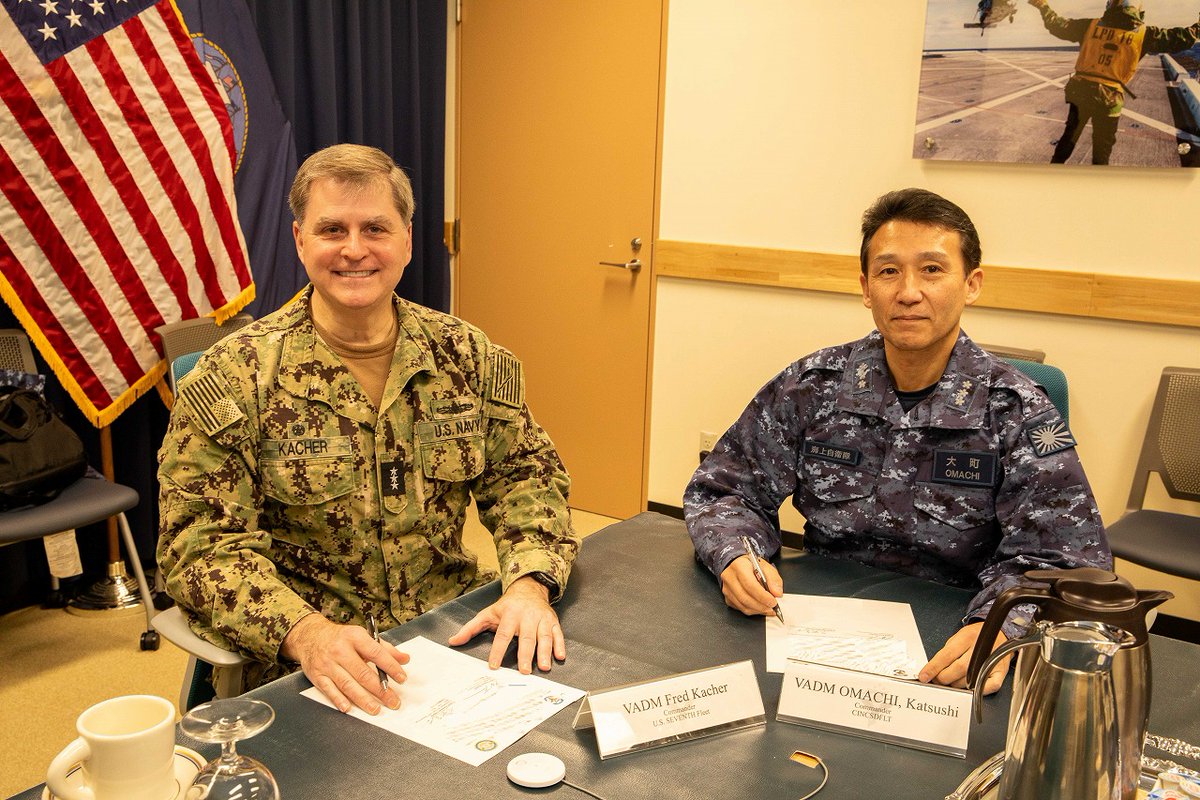 非売品、元CVW-5司令で海軍中将の米第7艦隊司令官の贈呈用指揮官コイン 非売品、元CVW-5司令で海軍中将の米第7艦隊司令官の贈呈用指揮官
