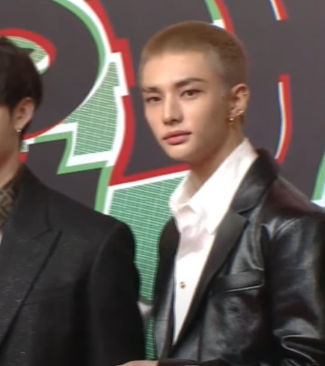 -star WOI GILA HYUNJIN BUZZCUT WOI WOWWWWW