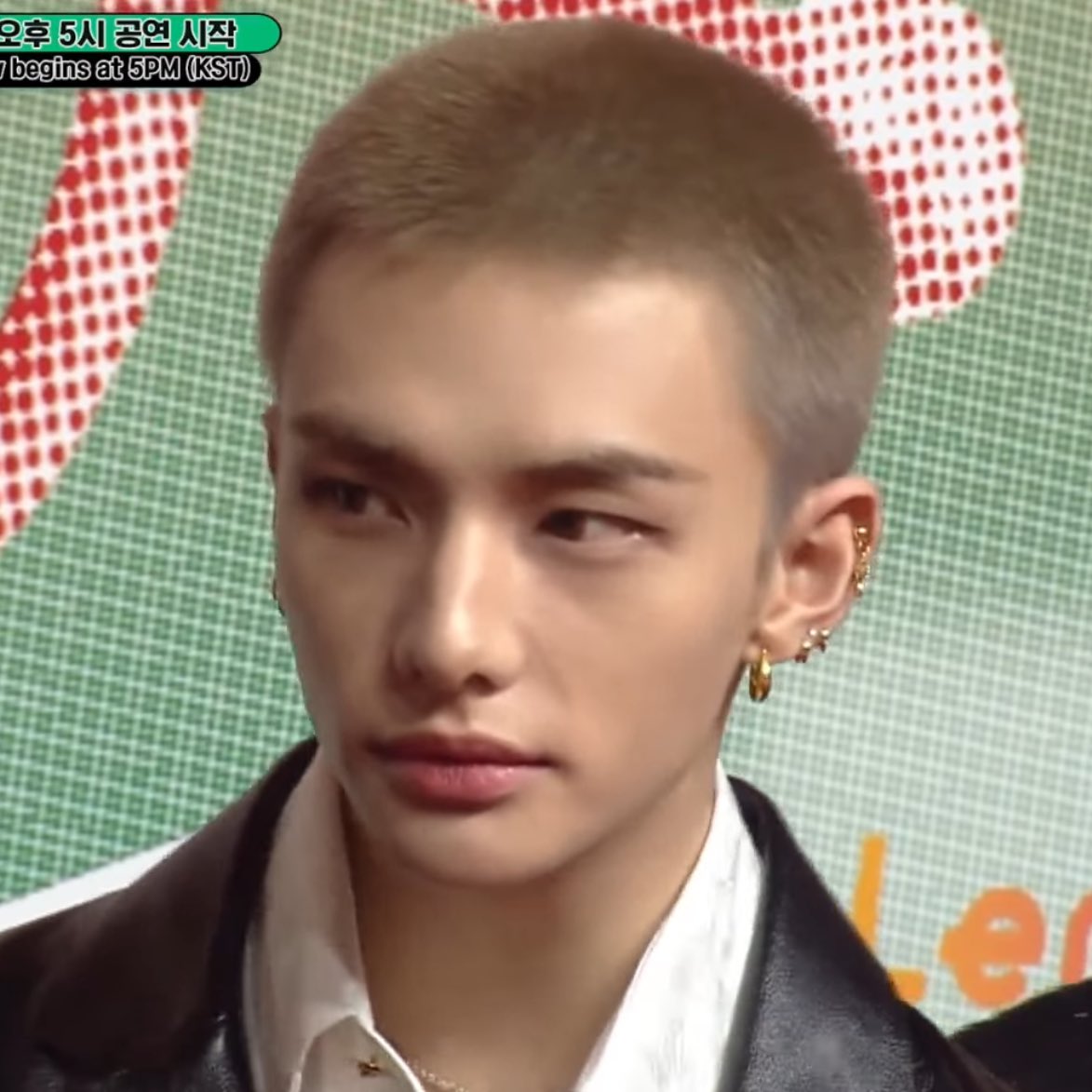 THE BUZZCUT, THE BLONDE HAIR, THE PIERCINGS HWANG HYUNJIN YOU ARE CRAZY (positive)