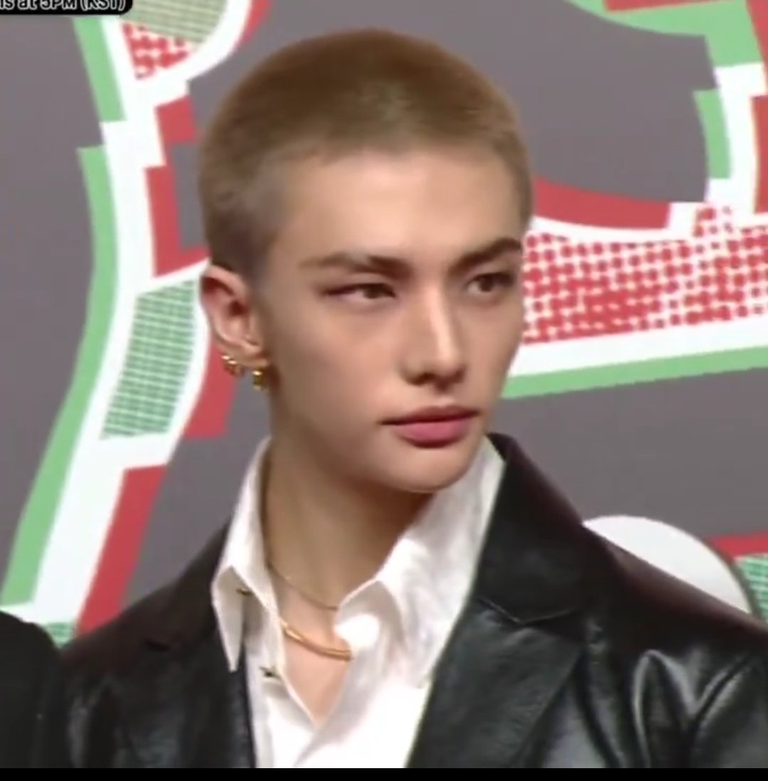 HYUNJIN JUST WENT FROM HIS LONGEST HAIR EVER TO BUZZ CUT OMG