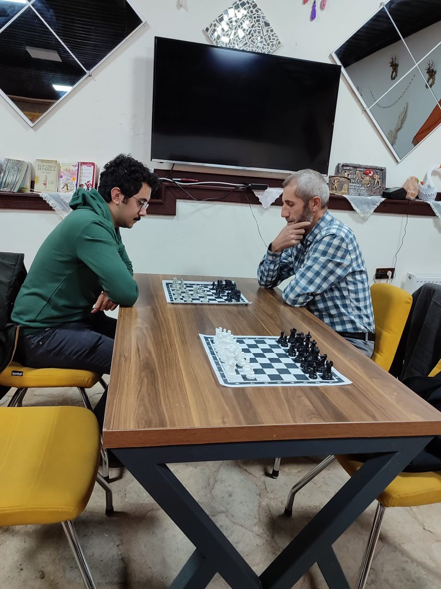 taraklimem's tweet photo. 24-25-26 Aralık 2024 tarihlerinde Müdürlüğümüz koordinesinde ikincisi düzenlenen “Satranç Turnuvası” ilk turu Taraklı Öğretmenevi’nde gerçekleştirilmiştir.

@tcmeb
@Yusuf__Tekin
@dogan_rahmi
@sakaryamem
@coskunbakirtas
@BSerttas25 https://t.co/uHiiQ4eJA9