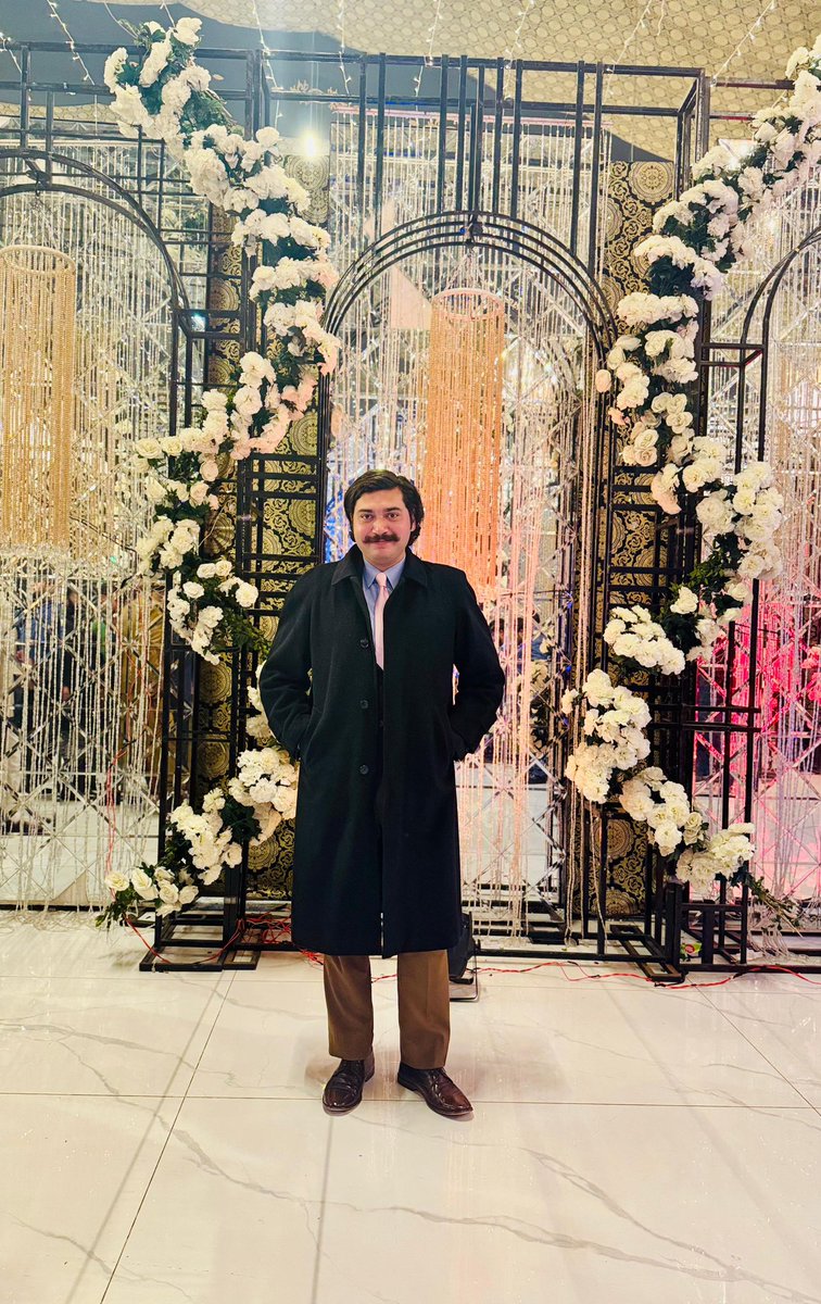 MBSQurashi's tweet image. “Elegance is an attitude ✨ #StyleStatement #ClassicsNeverGoOutOfStyle”