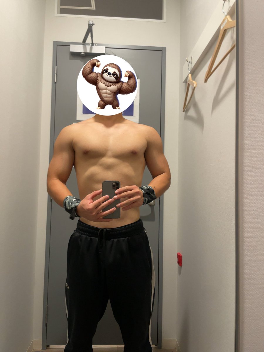 namakefit's tweet image. 胸(エニタイム)

映像)90kg×5 
 
前回より更新ならずだけど、
簡単には更新しませんよね

パーカー着てると重く感じた。
脱いだら上げやすかった。

あっ、メリークリスマス🎅

#気分も大切 
#心の健康
#エニタイム
#筋トレ垢さんと繋がりたい 
#筋トレ好きと繋がりたい 
#胸トレ
#ベンチプレス