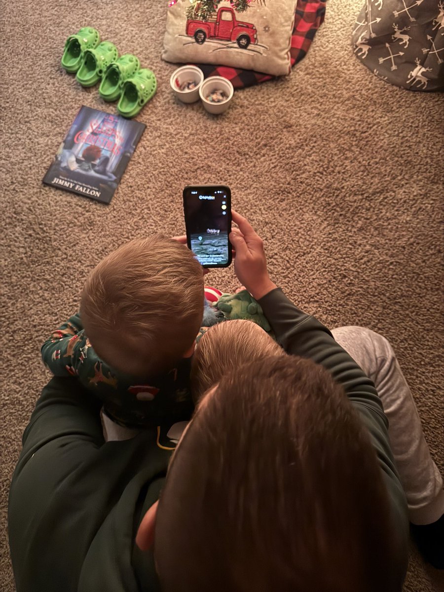 Jlane_22's tweet photo. We are ready for Santa! A quick look on the @flightradar24 app to check on Santa and it was off to bed! We have a pair of very excited little boys! #ChristmasEve #SantaTracker24 https://t.co/2AW6UiYNCz
