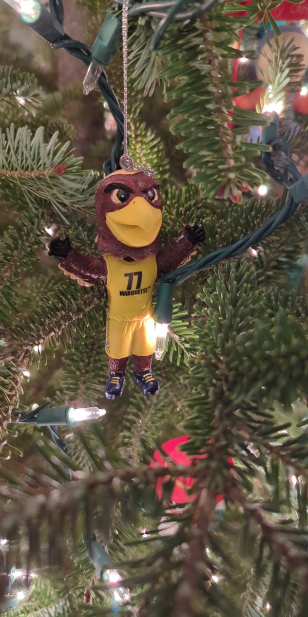 lessthannick11's tweet photo. @CrackedSidewlks @DocRivers @JimmyButler @DwyaneWade @MarquetteMBB https://t.co/MAdY8Rpi7R