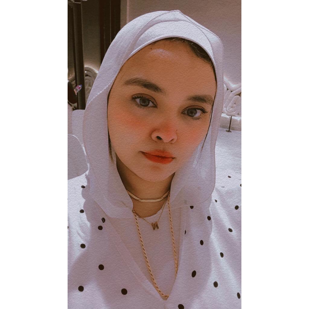 السعي في تطوير حياتك المستقبلية أمتع وألذ 
من السعي في نسيان وتخطي ذكريات الماضي