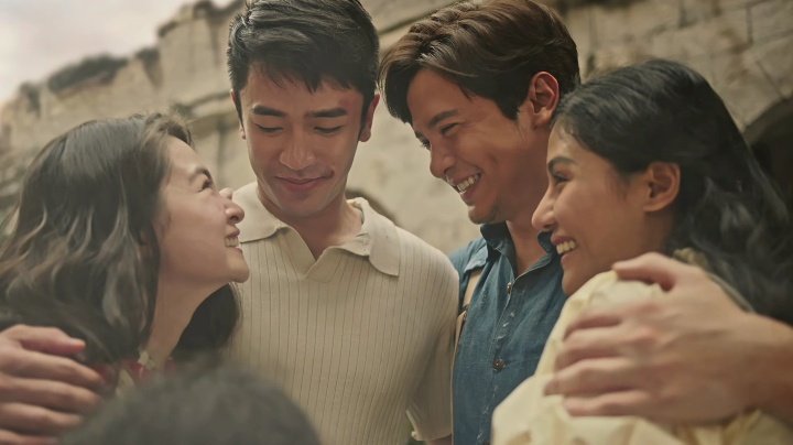 thesalamisim's tweet photo. Merry Christmas to everyone! a happy ending for our 4 main characters is the best gift for me. tho not everyone survived bcoz that is the reality of war, i'm grateful that those 4 who suffered alongside others were able to represent others who survived the battle 🥹

#PulangAraw https://t.co/WZiZOqIoLE