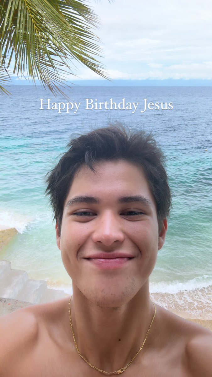 Merry Chrsitmassss Bibi lovessss🥰🧡
Love youuuuuu 😘

#KyleEcharri  <a href="/kyle_echarri/">Kyle Echarri</a>