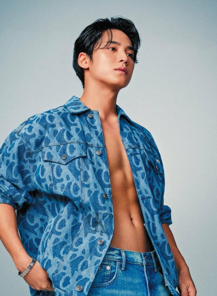 PopBase's tweet image. SEVENTEEN’s Mingyu reveals he listens to the ‘Challengers’ soundtrack during his tennis sessions.