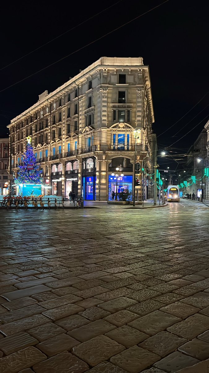 ewzai's tweet photo. Milan 🇮🇹 https://t.co/D6g5g4UipX