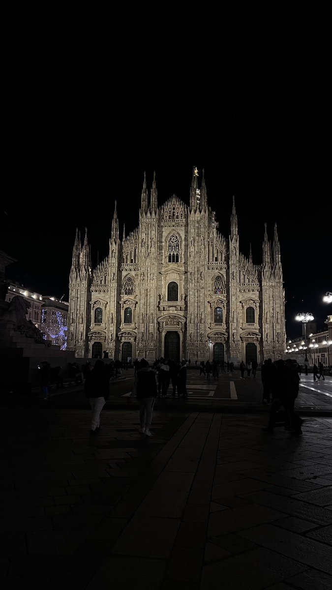 ewzai's tweet photo. Milan 🇮🇹 https://t.co/D6g5g4UipX