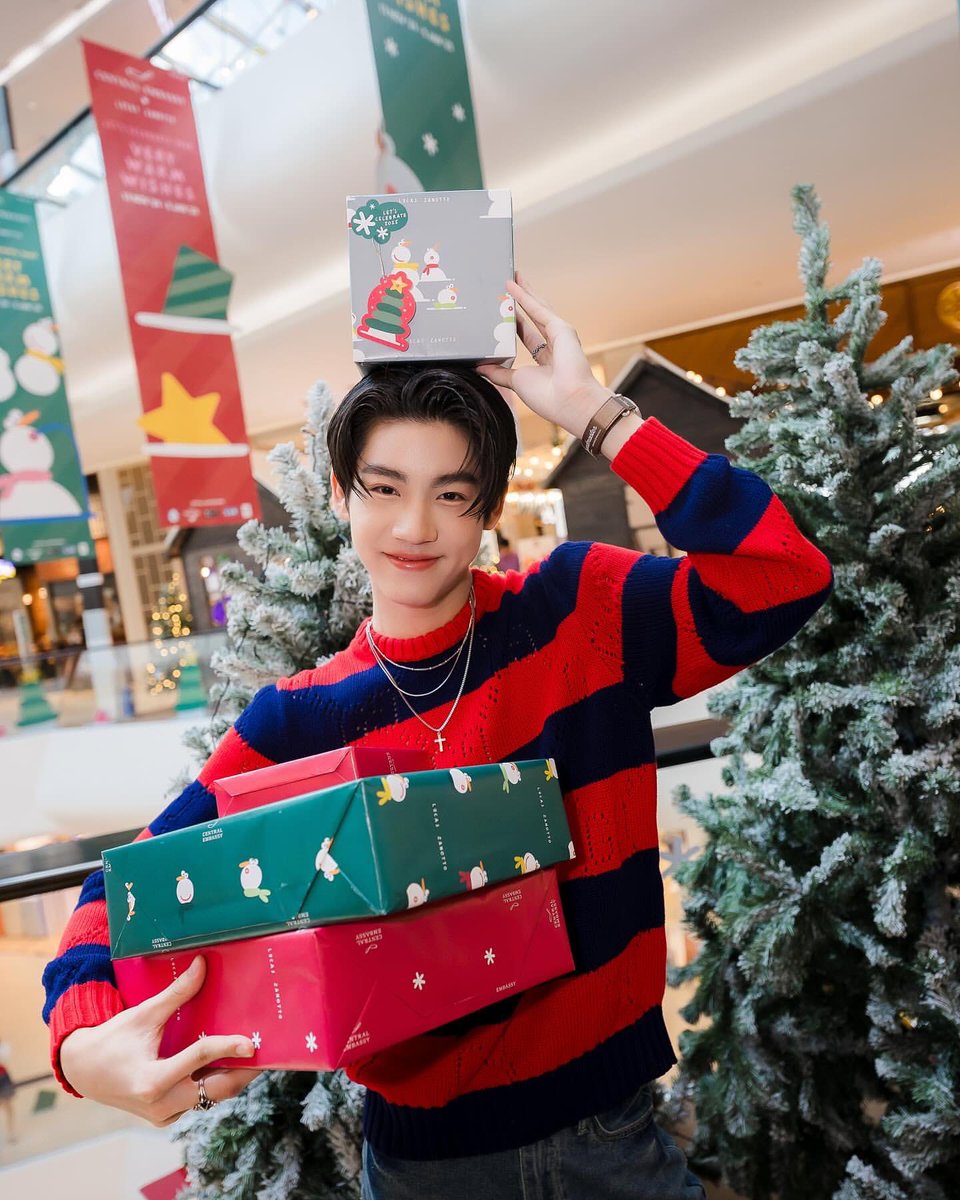 urfavmonpro's tweet photo. ⋆. 𐙚 ˚ Merry Christmas 🎄🧸🕯️

🌟คริสต์มาสปีนี้พิเศษมากๆเพราะมีแกนะ🎄

( @almondsleepp #almondbabybigboy ) https://t.co/bfQQ0vg4Zd