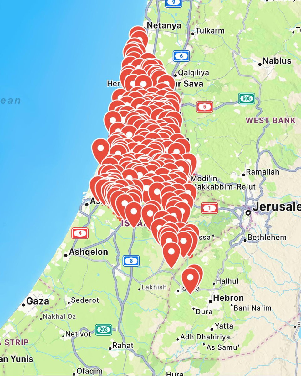 RAFOrafo's tweet photo. 🚨 Pour la 5ème fois en une semaine, des millions d’Israéliens ont dû se mettre à l’abri alors que les terroristes Houthis, depuis le Yémen, lançaient une attaque de missiles contre Israël. https://t.co/OMnyJ7h1AI