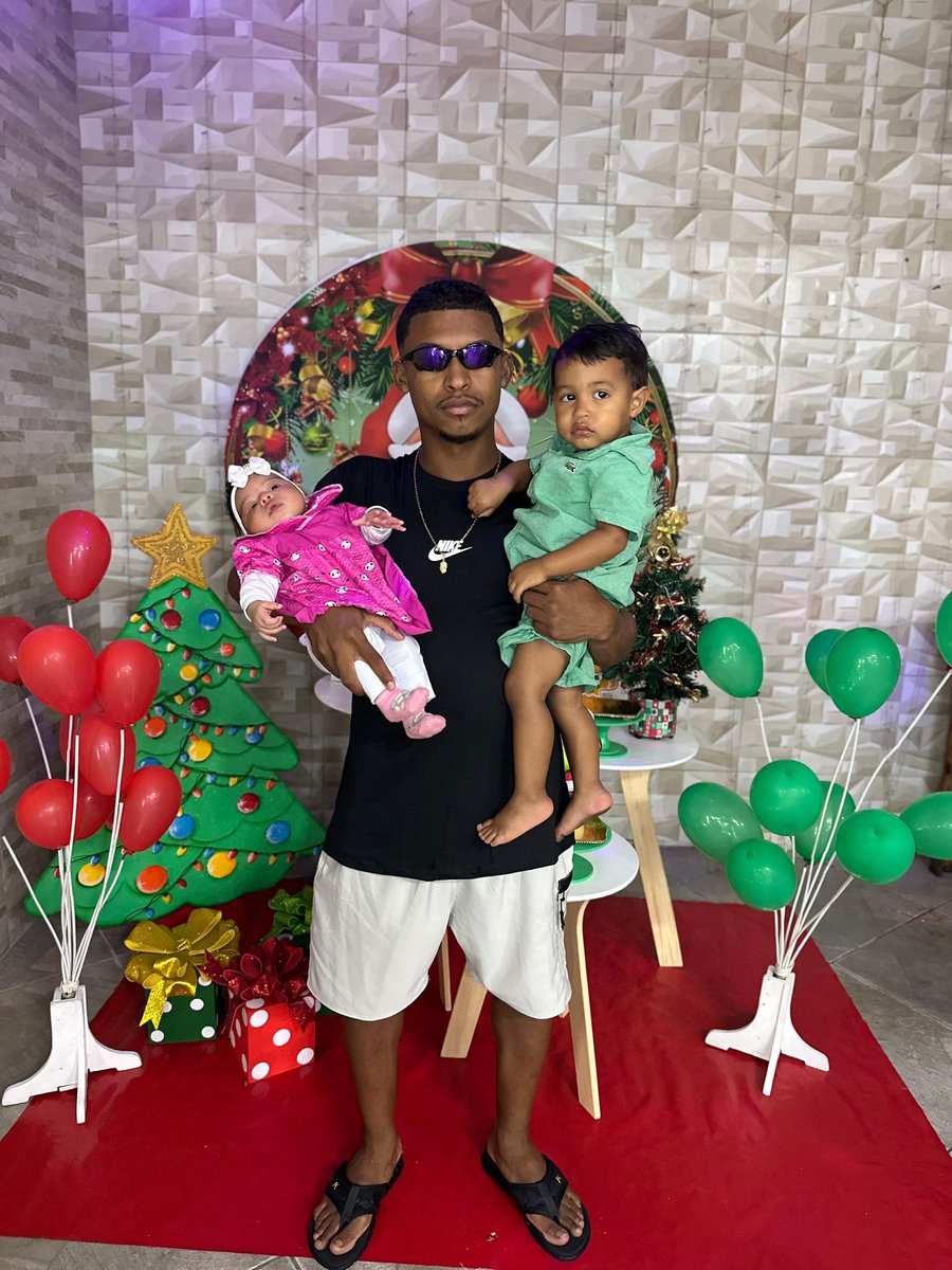 De todos os sonhos que pedi, esse com certeza é o melhor pedido.  Meus intocáveis... Obrigado senhor por tudo. Deus é maravilhoso e meus crias também ❤️ #FelizNatal #Familia #filhos