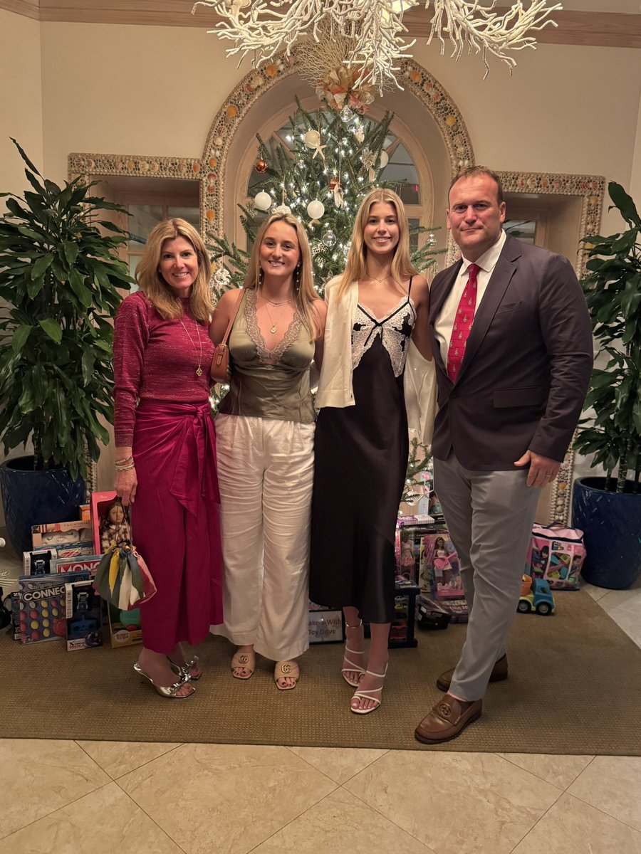 Wishing everyone a Merry Christmas from the Konrad Family.