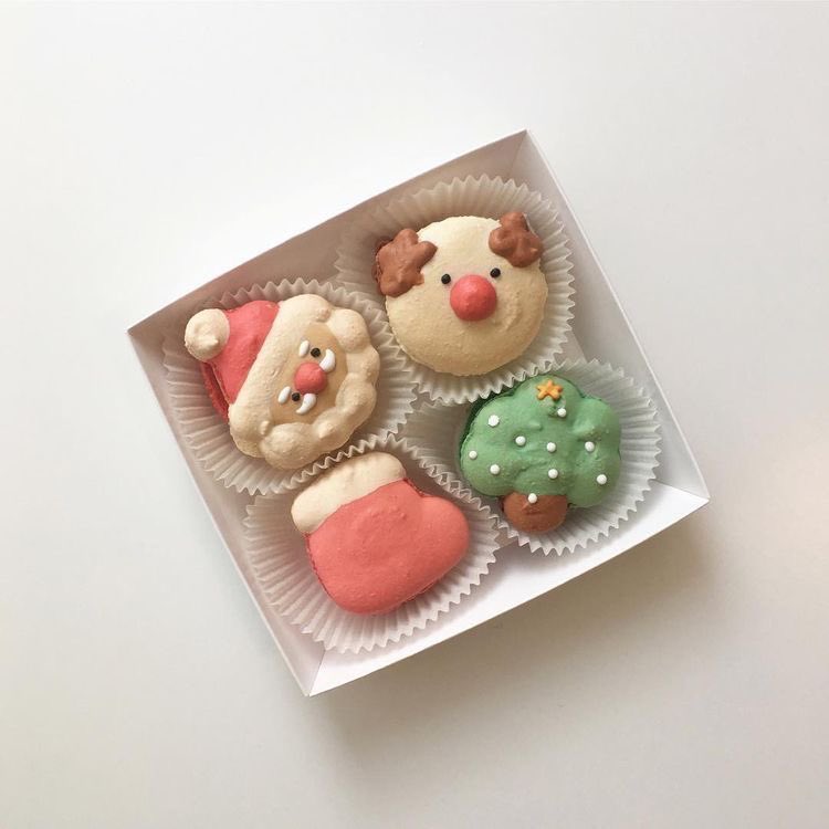 maeraakee's tweet photo. ⠀ ⠀ ⠀
𝐇𝐨 𝐡𝐨 𝐡𝐨! 𝐌𝐞𝐫𝐫𝐲 𝐂𝐡𝐫𝐢𝐬𝐭𝐦𝐚𝐬! 🎅🏻🎄⠀ ⠀⠀
⠀ ⠀ ⠀
Christmas joy, so warm and bright,
Love and laughter, pure delight.
⠀ ⠀ ⠀
Deliver to: @kafteinos 

With love,
Calix and Luna 🧣

⠀⠀ https://t.co/dcz0xwOk1g
