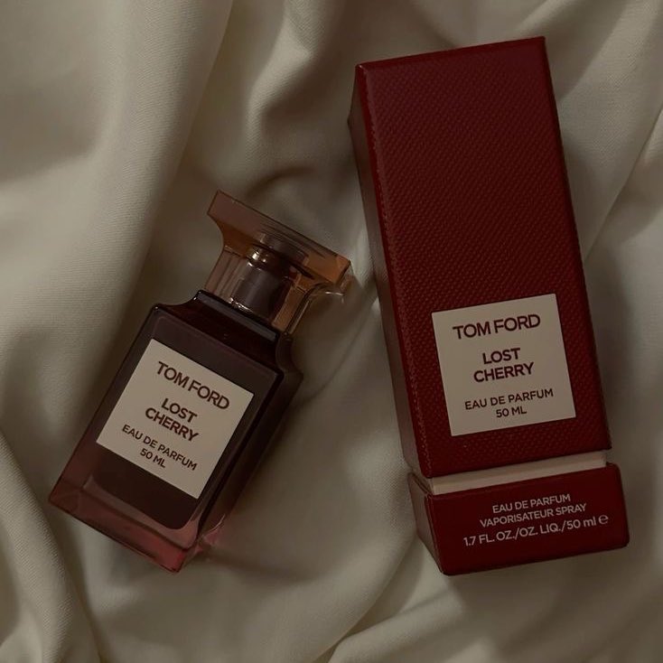 A package has been delivered to your door, with a card, heavily ornated with buoyant elements, placed on top the box that says;

“Wishing you a joyful Christmas,” 
Regards, Teren Santoro.