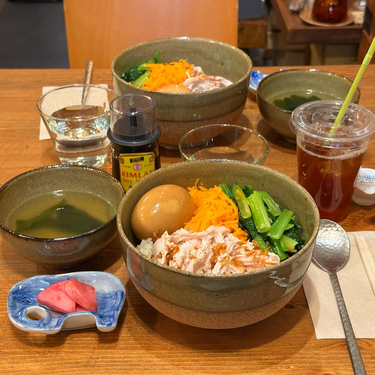 pricepackets's tweet photo. Merry Christmas!
本年も残すところ1週間😱
ぷらぱけは29日が最終日
水・木・金のお昼ごはん
本日水曜日は鶏ごはんと卵サンドです
明日・明後日はローストポークごはんが加わる予定
#中野坂上雑貨屋 #pricepackets #中野坂上グルメ #中野坂上カフェ #中野坂上ランチ #鶏ごはん #味たま #味たまご https://t.co/YVo0zD0sRk