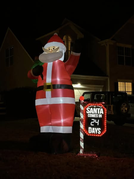 mrantoniopeters's tweet photo. Merry Christmas to those who use Twitter #Christmas https://t.co/Vn7Q45TFuO