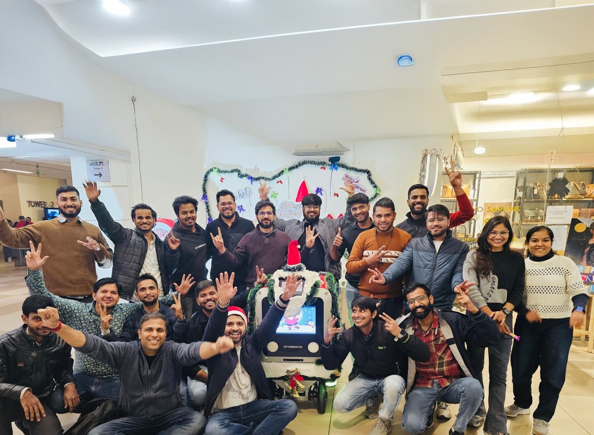 Ho Ho Ho 🎅 #ottosanta Wishing everyone a Merry Christmas 🎄 🎄
Missed out a lot of folks who are spread out on sites #ottobots #ottoboys and #ottogirls across the globe!
#teamottonomy 💥🎄🎄🍾🎅#merrychristmas #robots #autonomous #robotics #deliveryrobots