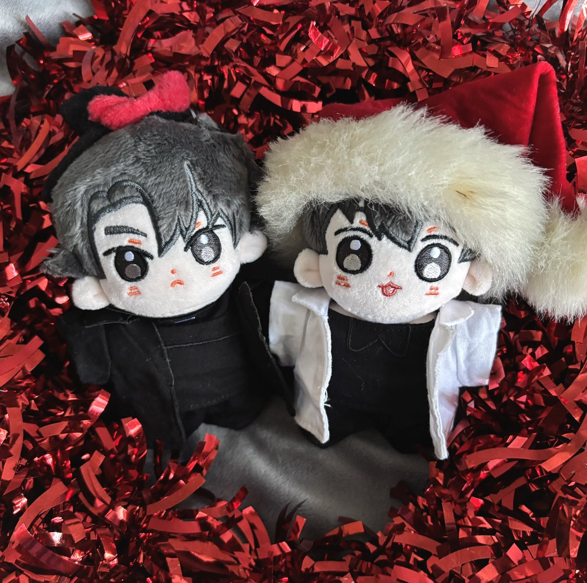hoshi_nendo's tweet photo. Hehe they arrived just in time for Christmas 🥹🎁🎄💕 @stopitdokja https://t.co/g6fCpkHOcT