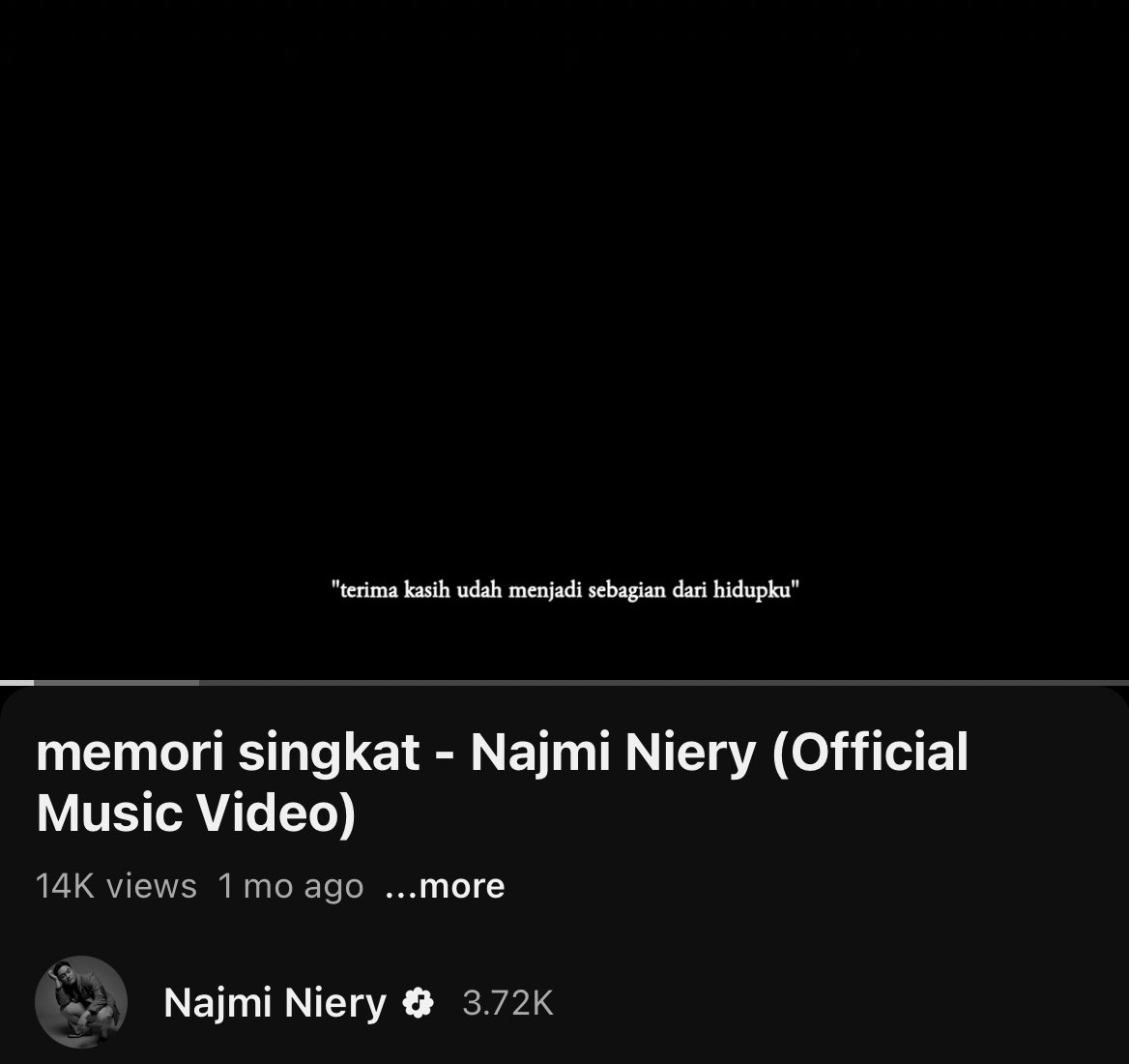 “perih jiwaku tak bisa ulang kembali”

.

‘memori singkat’ mv is OUT NOW on youtube!