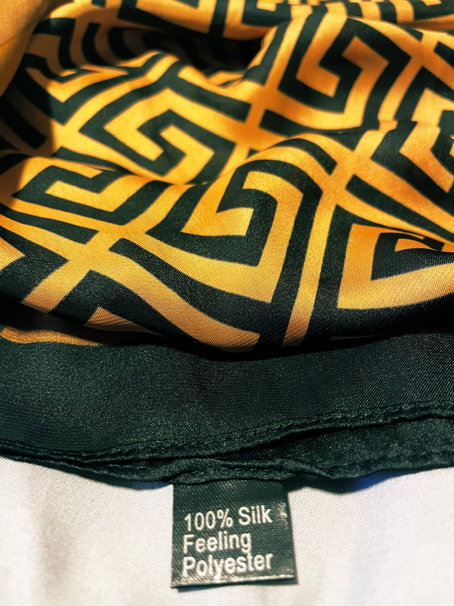 KABifarin's tweet photo. Temu at its’ finest: 100% silk feeling🤨😆 https://t.co/OpdRX3Tcys