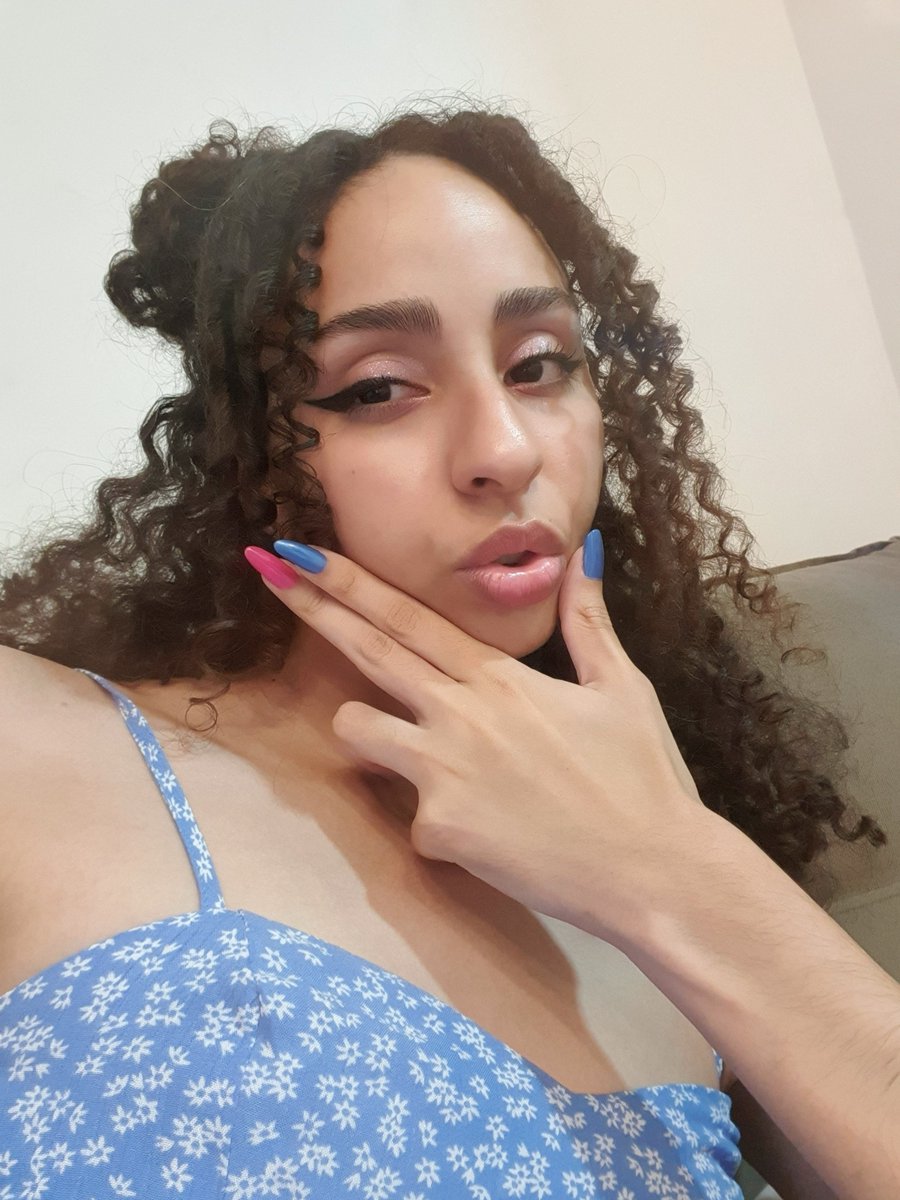 Senhorita Sieghart tweet media