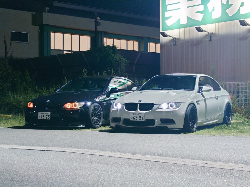 ご報告
本日入籍いたしました。