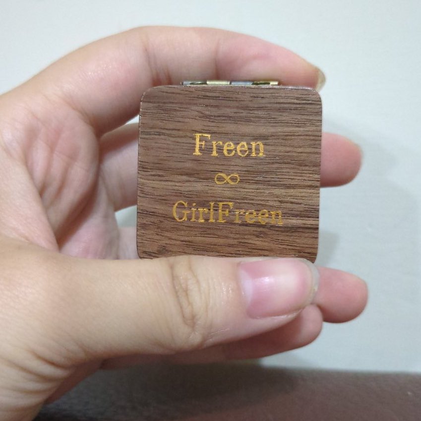 FreenMsiaFC's tweet photo. This Christmas, we wanted to give Freen something as special and unique as her so that's why we chose to give her customized guitar strap and guitar pick! 🎸✨ 

Each piece was designed with love and care to celebrate her musical journey and to remind her of the unwavering support from her fans. Every strum of her guitar represents the harmony she creates in our lives. 💖

Thank you for being our inspiration na ka Freen.🥰We hope these gifts bring you as much joy as you’ve brought to us. 

Merry Christmas from your Freen Malaysia Official Fanclub 🎄💫

#srchafreen #GIRLFREEN
#srchafreenmsiafc